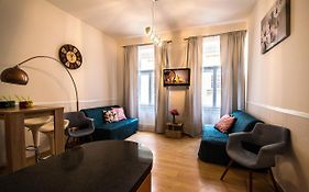 Riverside Ruterra Apartment